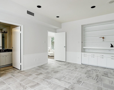 5300 Mercer Street - Photo Thumbnail 12