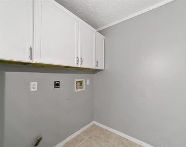 1211 Peacham Court - Photo Thumbnail 4