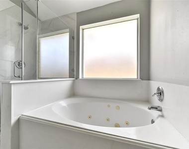 1211 Peacham Court - Photo Thumbnail 5