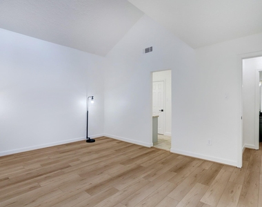 138 S Timber Top Drive - Photo Thumbnail 27