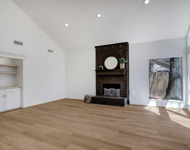 138 S Timber Top Drive - Photo Thumbnail 8