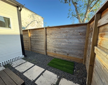 1033 Adele Street - Photo Thumbnail 15