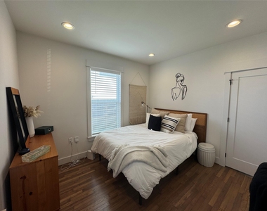 1033 Adele Street - Photo Thumbnail 11