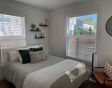 1033 Adele Street - Photo Thumbnail 13