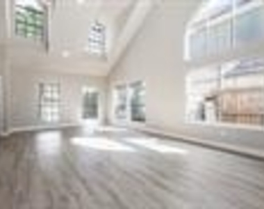 1539 Ridgebriar Drive - Photo Thumbnail 7