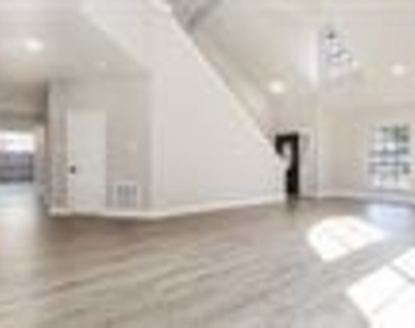 1539 Ridgebriar Drive - Photo Thumbnail 8