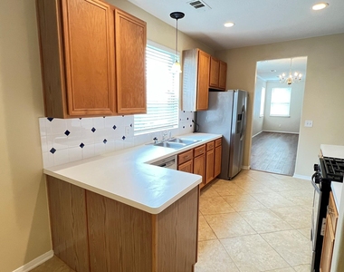 2910 Blue Dawn Drive - Photo Thumbnail 6