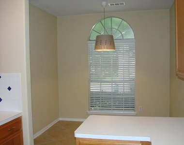 2910 Blue Dawn Drive - Photo Thumbnail 10