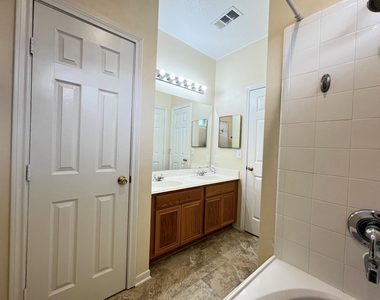 2910 Blue Dawn Drive - Photo Thumbnail 21