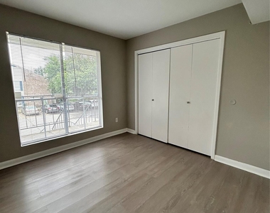 3900 Woodchase Drive - Photo Thumbnail 8