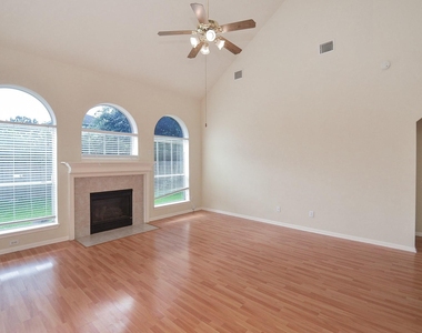 2715 Sunnycreek Lane - Photo Thumbnail 3