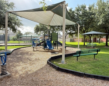 2715 Sunnycreek Lane - Photo Thumbnail 25