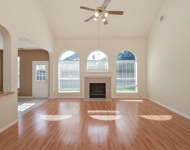 2715 Sunnycreek Lane - Photo Thumbnail 2