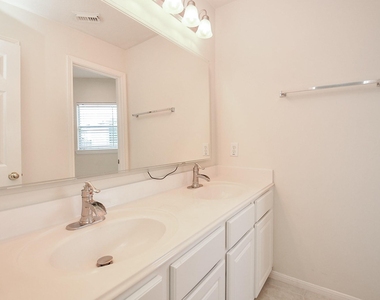 2715 Sunnycreek Lane - Photo Thumbnail 16