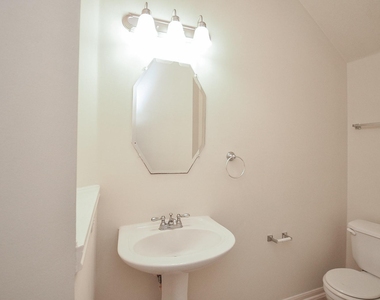 2715 Sunnycreek Lane - Photo Thumbnail 17