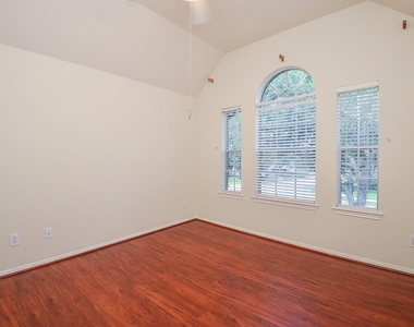 2715 Sunnycreek Lane - Photo Thumbnail 15