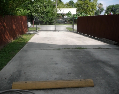 9505 Shoreham Street - Photo Thumbnail 7