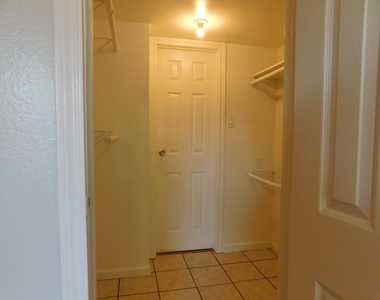 11710 Southlake Drive - Photo Thumbnail 4