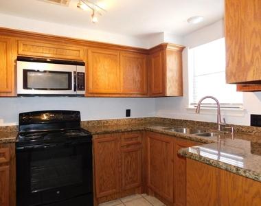 11710 Southlake Drive - Photo Thumbnail 2