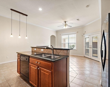 912 Sweet Pine Drive - Photo Thumbnail 8