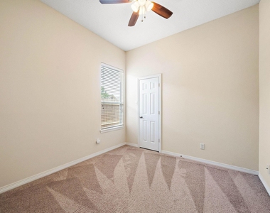 912 Sweet Pine Drive - Photo Thumbnail 13