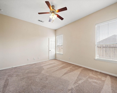 912 Sweet Pine Drive - Photo Thumbnail 12