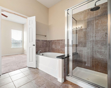 912 Sweet Pine Drive - Photo Thumbnail 11