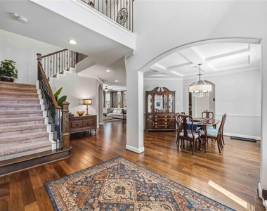 106 Joshuas Place - Photo Thumbnail 6