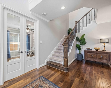 106 Joshuas Place - Photo Thumbnail 7