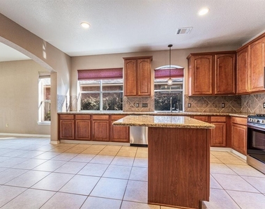 182 N Wimberly Way - Photo Thumbnail 10