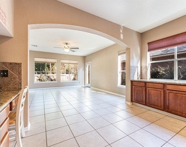 182 N Wimberly Way - Photo Thumbnail 5