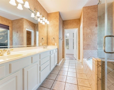 182 N Wimberly Way - Photo Thumbnail 18