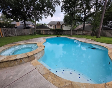 16806 Sandypine Circle - Photo Thumbnail 4