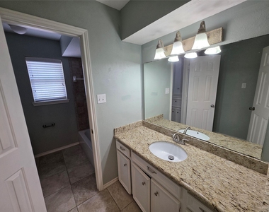 16806 Sandypine Circle - Photo Thumbnail 20
