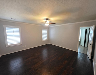 16806 Sandypine Circle - Photo Thumbnail 8