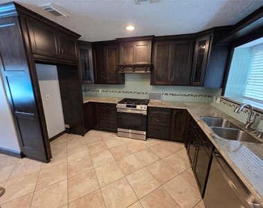 16806 Sandypine Circle - Photo Thumbnail 15
