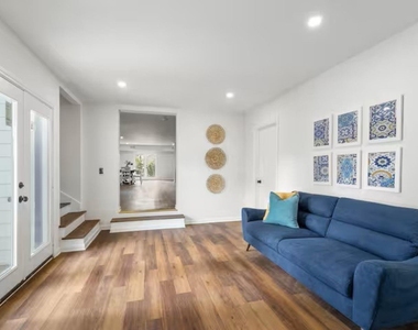 3516 Southmore Boulevard - Photo Thumbnail 5