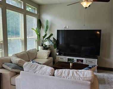 7 Aventura Place - Photo Thumbnail 1