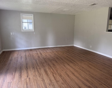 9084 Peggy Drive - Photo Thumbnail 4
