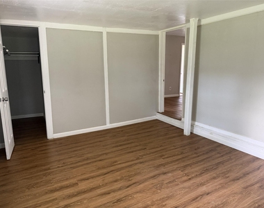9084 Peggy Drive - Photo Thumbnail 11