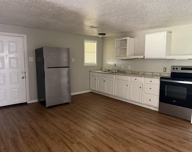 9084 Peggy Drive - Photo Thumbnail 5