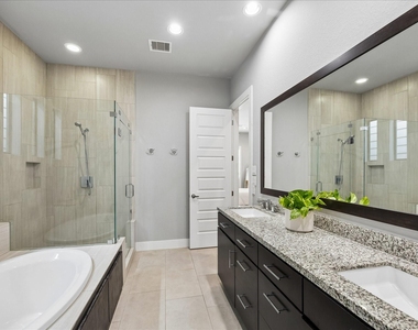 2410 Couch Street - Photo Thumbnail 11