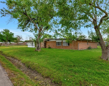 9010 Freeland Street - Photo Thumbnail 18