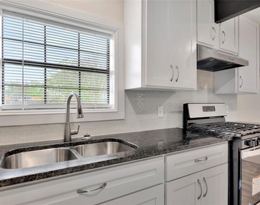 9010 Freeland Street - Photo Thumbnail 2