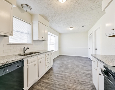 9563 Sutter Park Lane - Photo Thumbnail 6