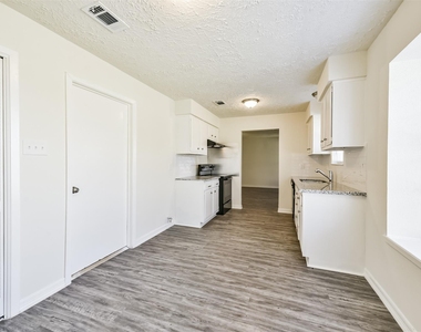9563 Sutter Park Lane - Photo Thumbnail 13