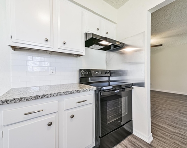 9563 Sutter Park Lane - Photo Thumbnail 7