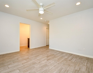 6747 England Street - Photo Thumbnail 23