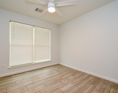 6747 England Street - Photo Thumbnail 18