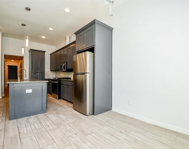 6747 England Street - Photo Thumbnail 12